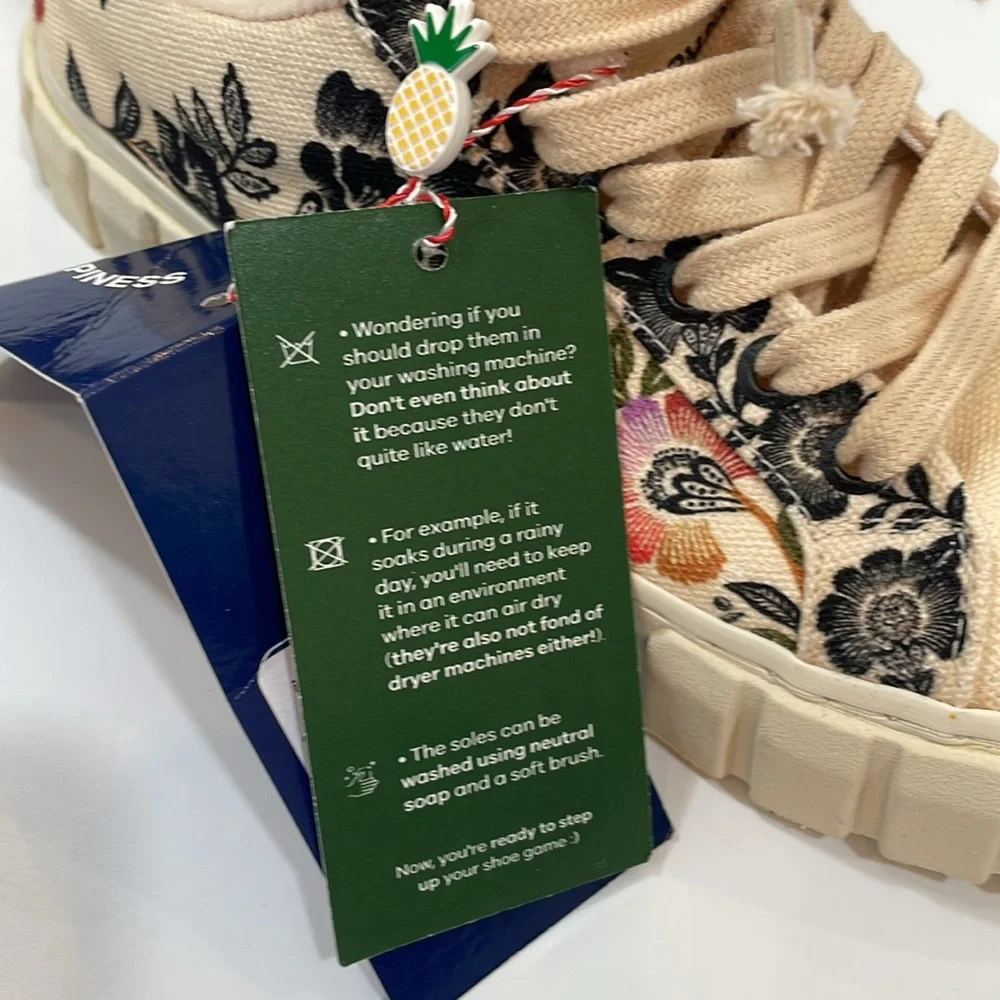 NWT Romantic Garden Platform Sneaker Size 8.5 Canvas With Floral Print